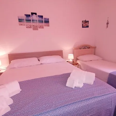 Casa Diamante, A 50mt Dal Mare בית נופש סנטה צזריה טרמה