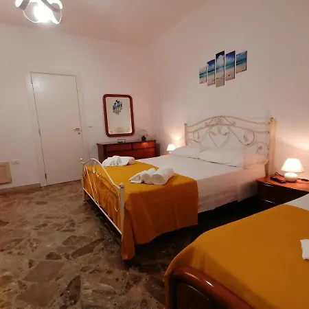 Casa Diamante, A 50mt Dal Mare בית נופש